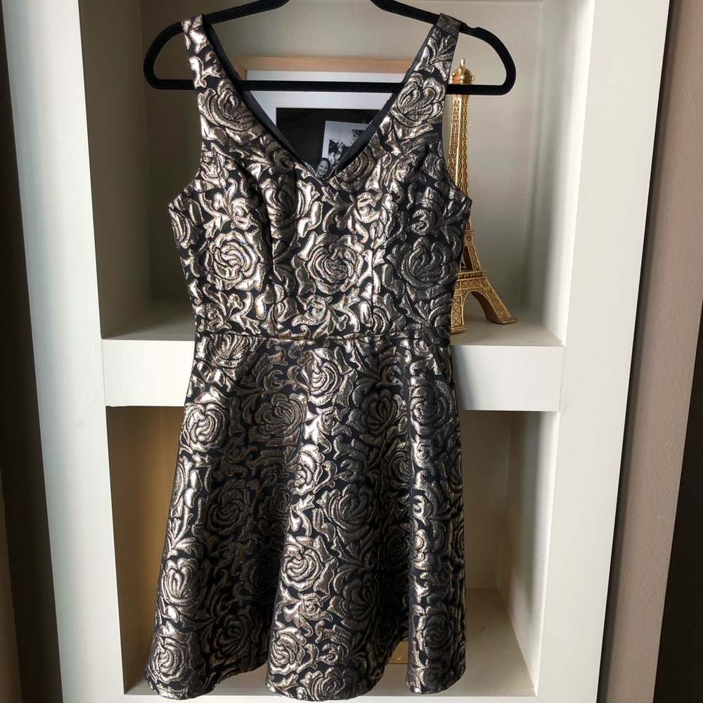 RHYME Los Angeles V-Neck Black and Gold Dress